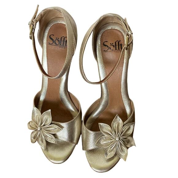 Sofft Women’s St.‎ Germain metallic gold floral Strappy platform heel sandals - Picture 2 of 9